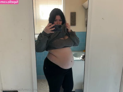 tianastummy [ tianastummy-13 ] - I know you’re there … cum make me cum