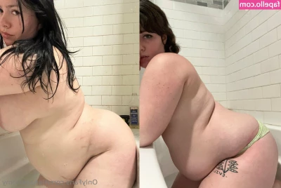 tianastummy [ tianastummy-13 ] - Lookin at the back from the front :)