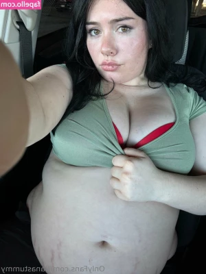 tianastummy [ tianastummy-13 ] - whoopsies  I think i might ve lost my top