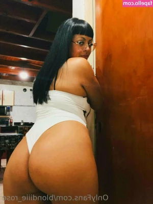 blondiiie_rose [ blondiiie-rose ] - Come here