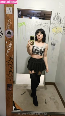 kiyomiii_0 [ kiyomiii-0 ] - Mikah's Sissy Clit is slowly gettin' hard at the thought of me
