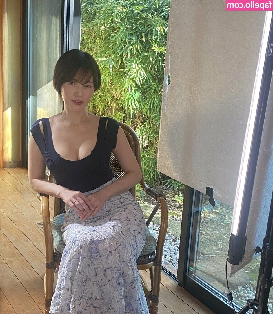 Fuyuka Hoshi [ fuyuka-hoshi ] - Im going to sell a booty vid of me sitting on plushies if y’all r