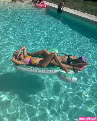 Shufflea_ [ shufflea ] - Towel Tuesday! Trifecta!