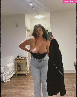 notaeshannah - Suck my tits and call me a whore 👅