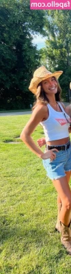 Elle Goergen [ elle-goergen ] - Happy new years!! This month I have some great content coming out so