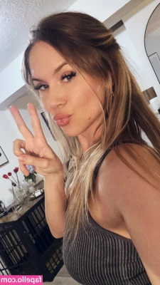 bigmaclawson [ bigmaclawson-1 ] - Do you want to see how creamy my pussy is  You just have to heat it up