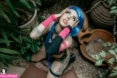 Amanda Welp [ amanda-welp-1 ] - It's #lucymuseminutenews and #nudemountainrun71
