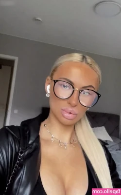 sofie.christin [ sofie-christin ] - 🎀 I’m your present 🎀 https://onlyfans.com/12106982/tillykush