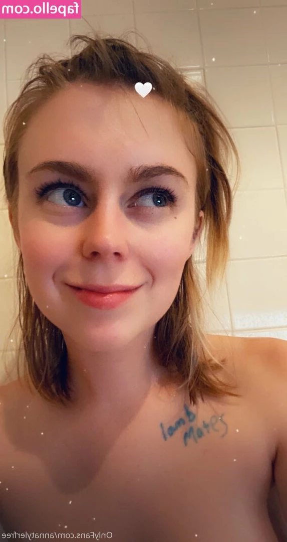 migifree - Getting makeup for the show