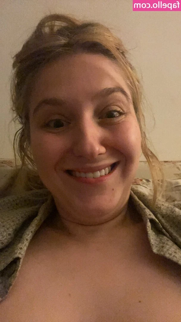 Williamxxxcaroline - juicy, u can look and have a taste... for the right price ;P