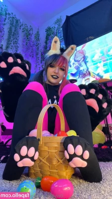 gummyghostgirl - I may have small boobs but they try to please