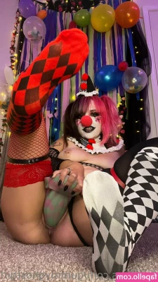 gummyghostgirl - Two super awk pics  but I m so running late with posting so here ya