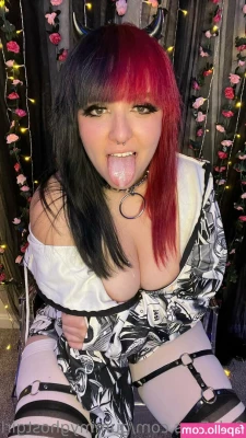 gummyghostgirl - ¿Do you want to take off my shirt and suck my big