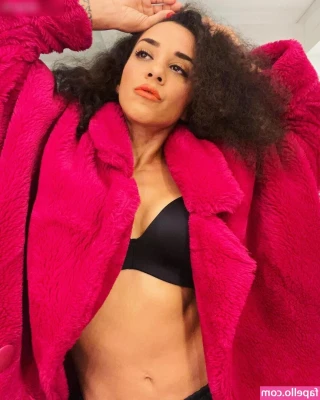 Nadja Benaissa [ nadja-benaissa ] - Happy New Year’s Eve guys! Love you 😘