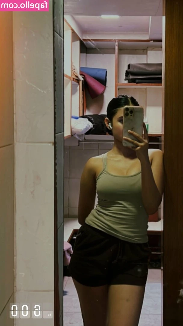 Aayushi Verma [ aayushi-verma ] - Now fishnet will become your new fetish, if it wasnt before 😋!