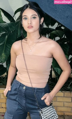Aayushi Verma [ aayushi-verma ] - Squirten op zondagmiddag 🥵🥵🥵💦🍆