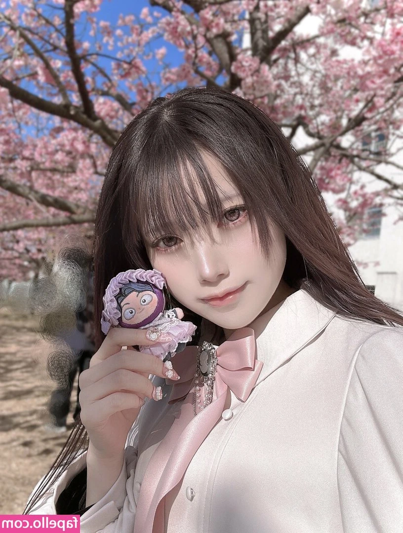 Akase Akari [ akase-akari ] - Milk me like a cow 🐮