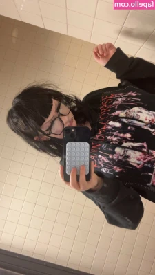 tyrannicaldecay - Which of these colors look better on me? 🥰