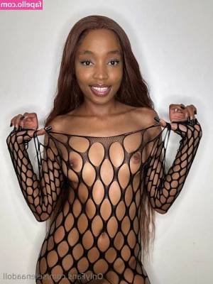 selenaadoll - Slutty little outfit tease and finger 😋