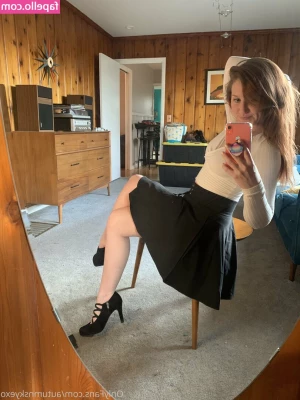 autumnskyexo - Let me pull my shorts down so you can slap my pussy 😉
