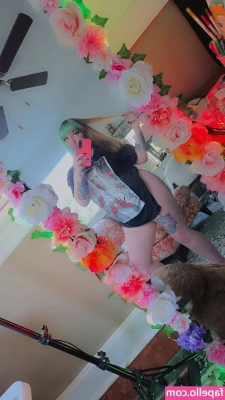 SugarBeanxo - Pinching and playing with my nipples...making them hard for daddy😘