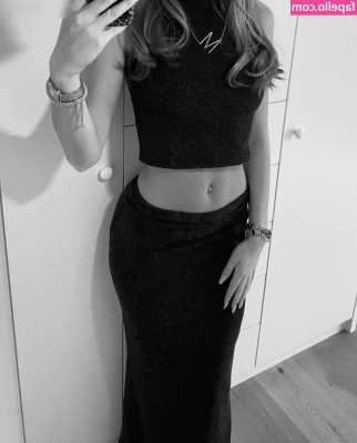 mia.gnr [ mia-gnr ] - The set you’ve been waiting for.... no filters so I look pale as