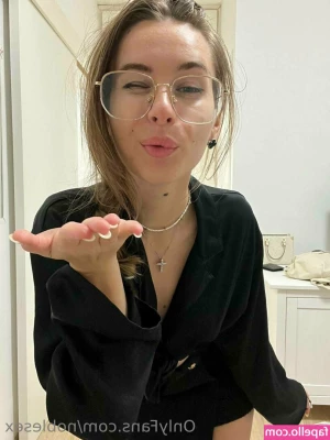 noblesex - Red nail polish  feet