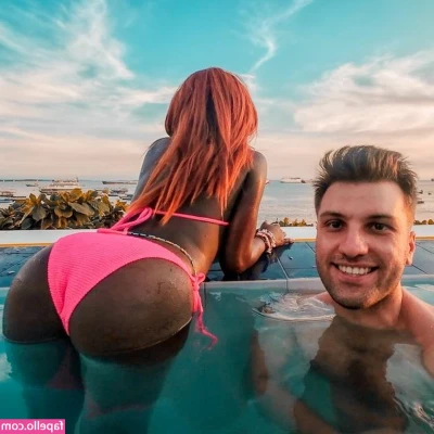 Dua Pintu [ dua-pintu ] - watch me give Amythest the strap while her and the beautiful dolli