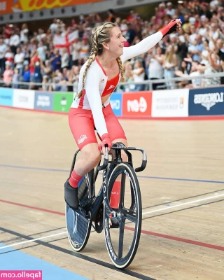 Laura Kenny [ laura-kenny ] - Watch them bounce while I ride that tongue 👅