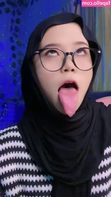 Deraanjela - Cum give it to me baby