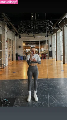 Zeynep ozveri [ zeynep-ozveri ] - It seems to me that if you wet this T-shirt on my boobs will show