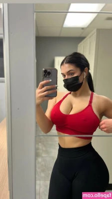 Marisa B Godinho [ marisa-b-godinho ] - Friyay! 🤗 Come play with me? 😘