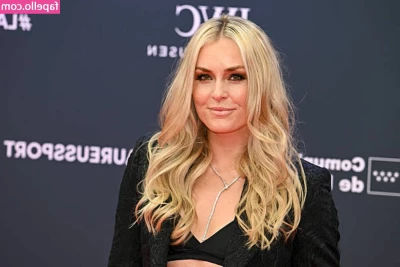 Lindsey Vonn [ lindsey-vonn ] - Halloween in a mask 😜