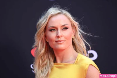 Lindsey Vonn [ lindsey-vonn ] - Bending over so you can take a closer look at my cheeks