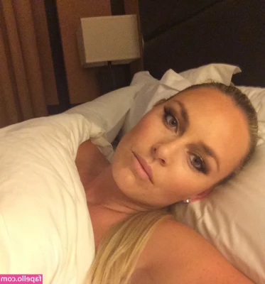 Lindsey Vonn [ lindsey-vonn ] - I need someone to play with her nipples right now🔥 @lopezmar9