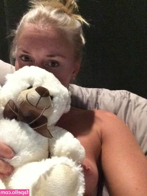 Lindsey Vonn [ lindsey-vonn ] - your kinky boss needs to see you in his office
