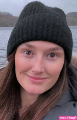 Alice Cassell [ alice-cassell ] - That's a nice close-up, don't you agree? 🍆🍑