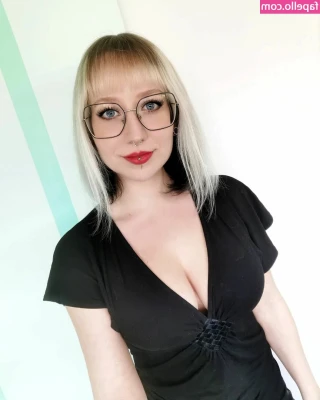Methvespertine - My pussy soo sweet 🎂🎂🎂 like cake 🍰🎂