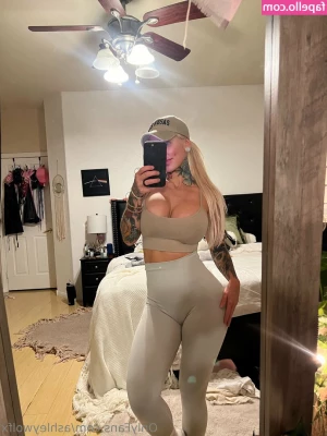 ashleywolfx - Stream started at 09/25/2022 12:31 pm  Good morning guys take a