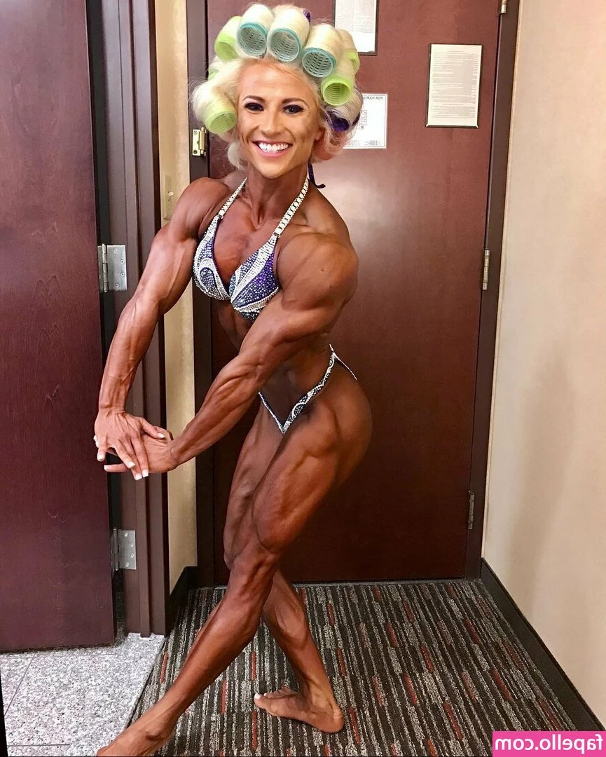 Brooke Walker [ brooke-walker ] - Who wants content on the train tomorrow