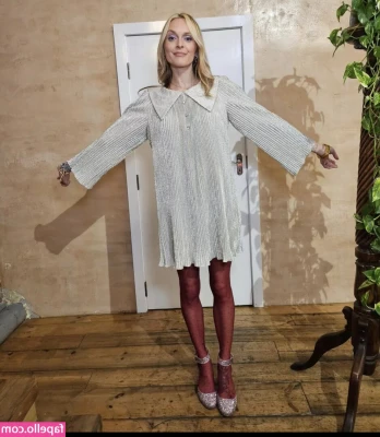 Fearne Cotton [ fearne-cotton ] - Never thought that glass would feel this nice hihi x