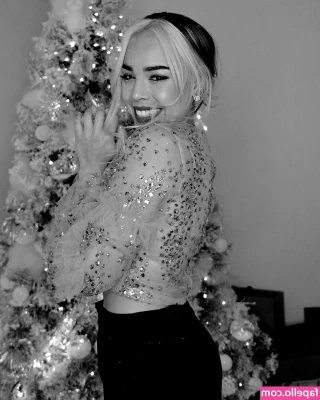 Danna Paola - Valentines Weekend  Looks like I ll be spending my Valentines weekend