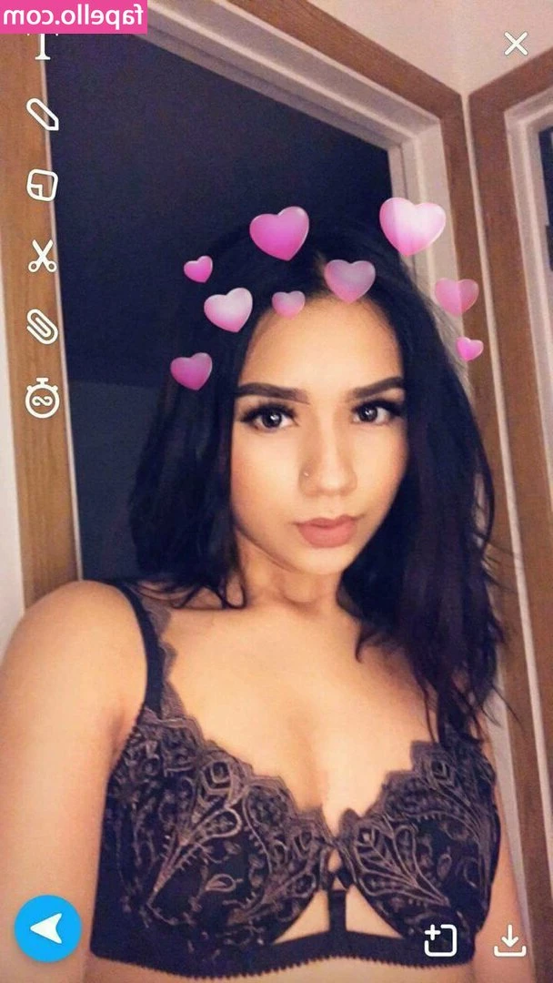 Stephanie Aguilar [ stephanie-aguilar ] - I want to be the center of your attention! 😋