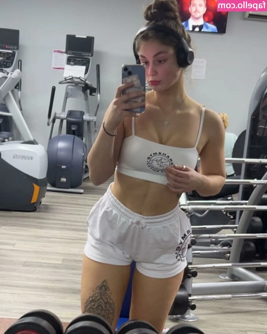 Izzy Lewis [ izzy-lewis ] - Rim my Bull whilst he’s licking me out cucky. Your beta clitdick