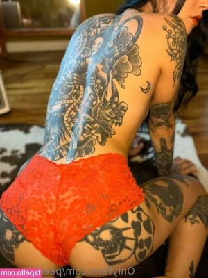 Peechfuzzzz - Get on your hands and knees, your place is at my feet, Gooning.