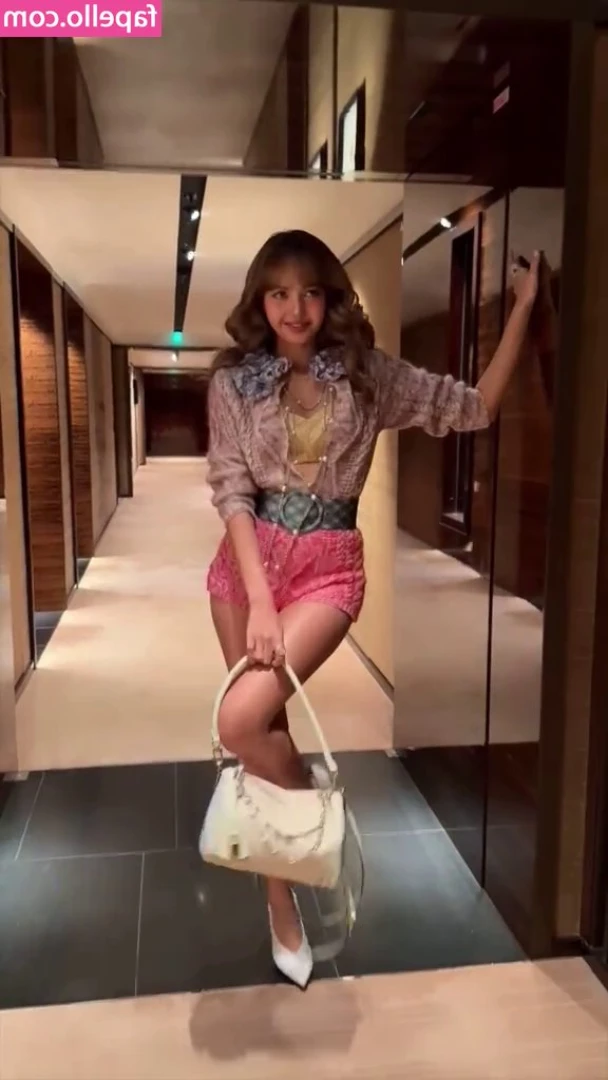 Lisa Manoban [ lisa-manoban ] - Ah where are you going little one? You can’t run from me! I’m