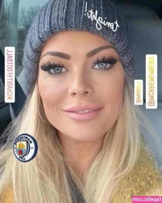 Jodie Nicholls [ jodie-nicholls ] - I wish you were here to get all bubbly with me 😏