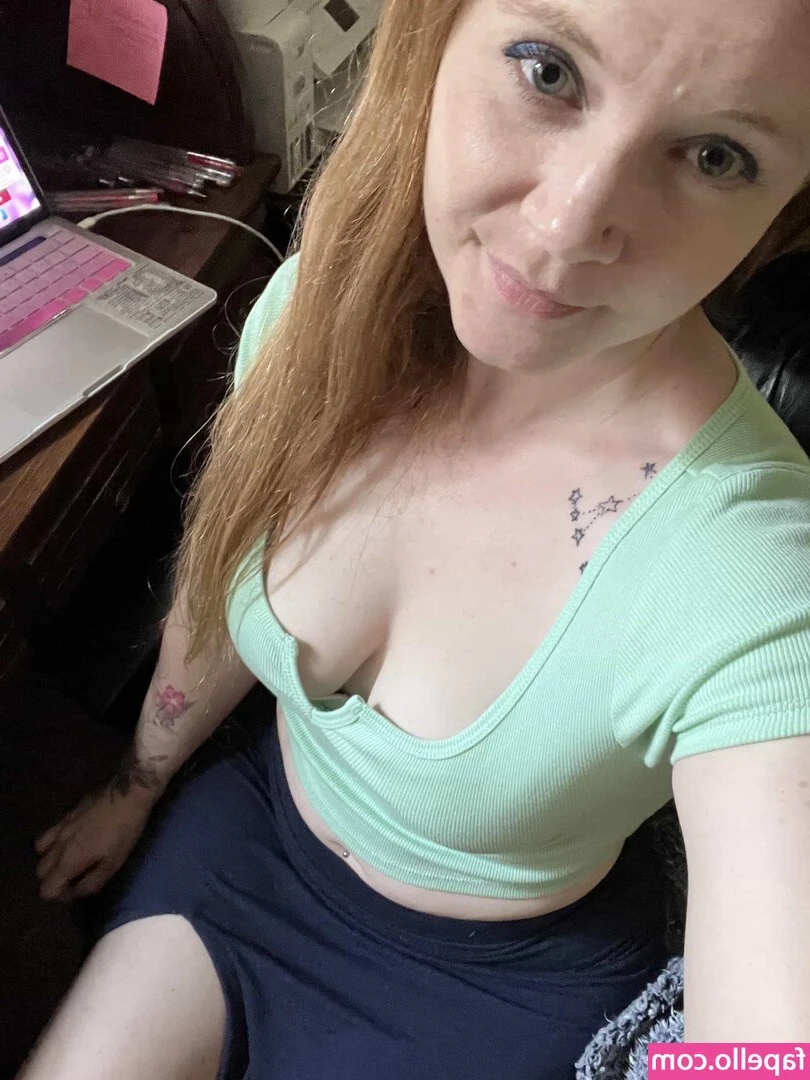 Redhead Secrets [ redhead-secrets-1 ] - hi again :P also does anyone wanna buy my old shoes/socks/clothes?