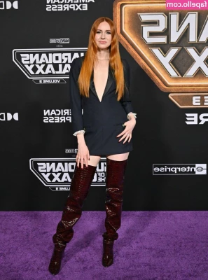 Karen Gillan [ karen-gillan ] - My boobs are precisely the right size for your hands 🙌