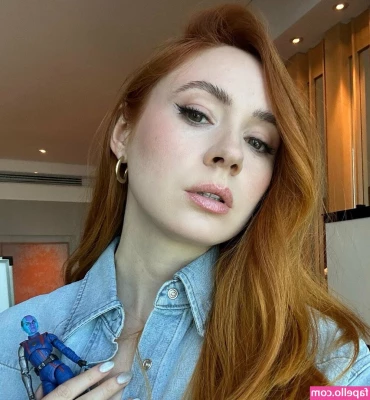 Karen Gillan [ karen-gillan ] - MORE CRYSTALLINE THAN A DROP OF WATER   I M THIRSTY